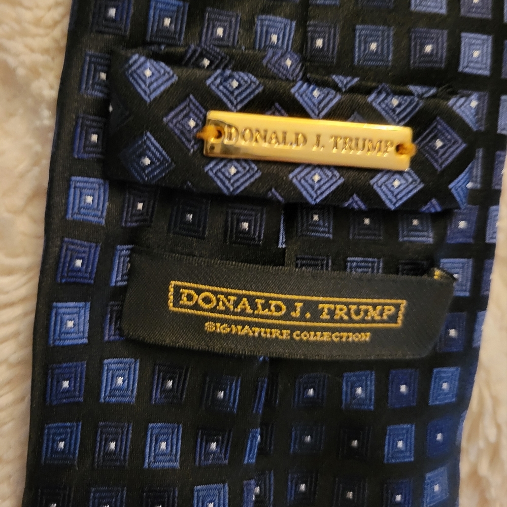 Donald j trump tie